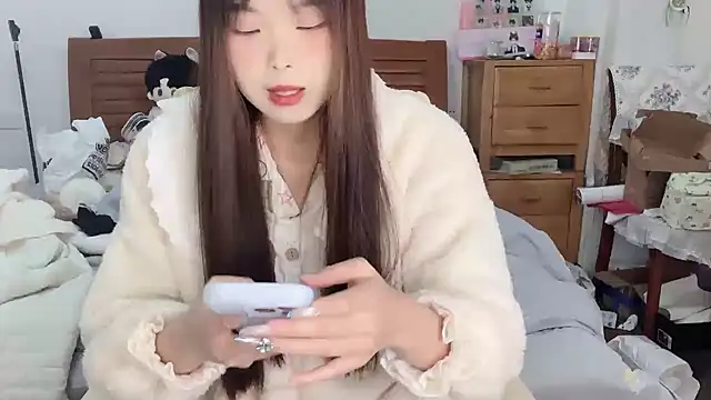 Snapshot of Akong11 chatting on 11-22-25, 03:38 Akong11 online show from 11-22-25, 03:38