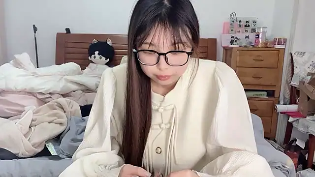 Snapshot of Akong11 chatting on 11-28-25, 06:27 Akong11 online show from 11-28-25, 06:27