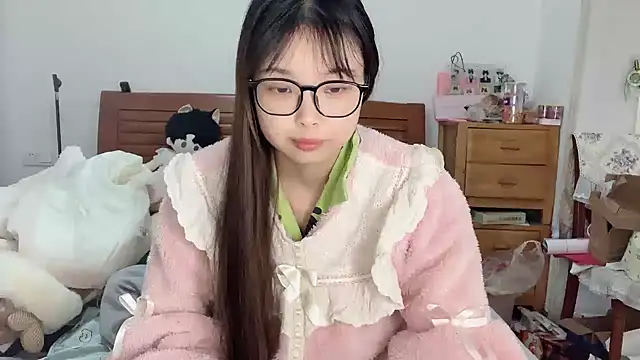 Snapshot of Akong11 chatting on 11-29-25, 02:36 Akong11 online show from 11-29-25, 02:36