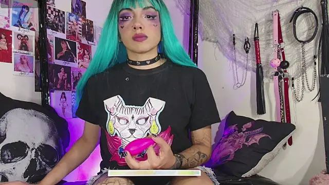 Snapshot of agathaaiko6 chatting on 09-25-25, 12:03 agathaaiko6 online show from 09-25-25, 12:03