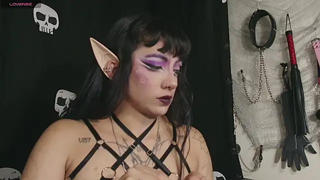 Snapshot of agathaaiko6 chatting on 10-25-25, 01:35 agathaaiko6 online show from 10-25-25, 01:35