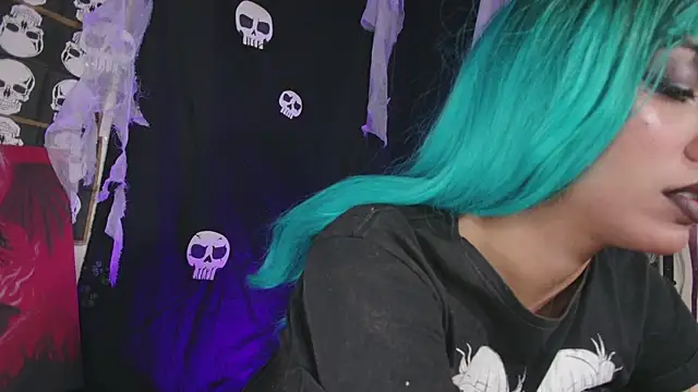 Snapshot of agathaaiko6 chatting on 11-05-25, 12:43 agathaaiko6 online show from 11-05-25, 12:43