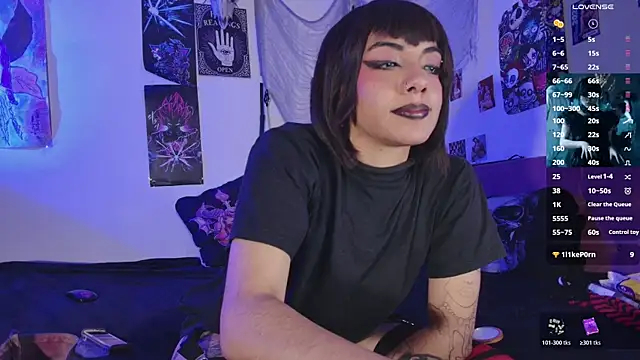 Snapshot of agathaaiko6 chatting on 11-28-25, 12:13 agathaaiko6 online show from 11-28-25, 12:13