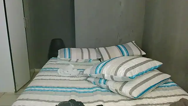Snapshot of Lillyan_N chatting on 04-13-26, 08:09 Lillyan N online show from 04-13-26, 08:09