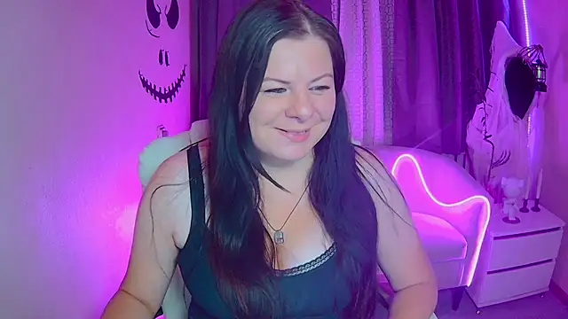 Snapshot of BritneyRaine chatting on 10-28-25, 01:25 BritneyRaine online show from 10-28-25, 01:25