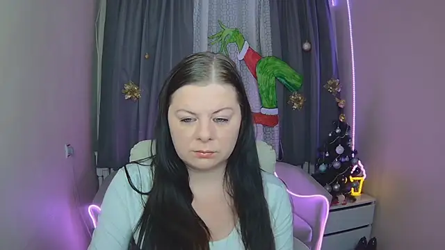 Snapshot of BritneyRaine chatting on 12-19-25, 11:50 BritneyRaine online show from 12-19-25, 11:50