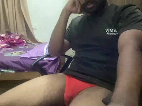 Snapshot of johny_lovee chatting on 10-19-25, 10:32 johny lovee online show from 10-19-25, 10:32