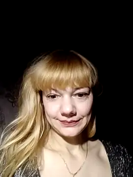 Snapshot of AliceSwan1122 chatting on 09-27-25, 11:32 AliceSwan1122 online show from 09-27-25, 11:32