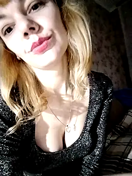 Snapshot of AliceSwan1122 chatting on 10-21-25, 10:21 AliceSwan1122 online show from 10-21-25, 10:21