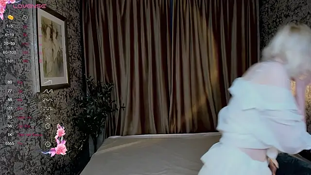 AlettaEve online show from 10-10-25, 01:21