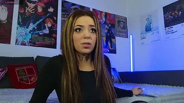 KiraQuinn1 online show from 10-05-25, 03:21