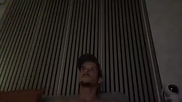 Snapshot of Pedroomp chatting on 10-26-25, 12:38 Pedroomp online show from 10-26-25, 12:38