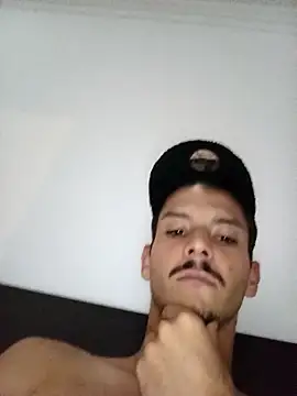 Snapshot of Pedroomp chatting on 10-28-25, 12:36 Pedroomp online show from 10-28-25, 12:36