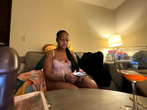 Snapshot of GoddessFatPuss chatting on 11-17-25, 06:08 GoddessFatPuss online show from 11-17-25, 06:08