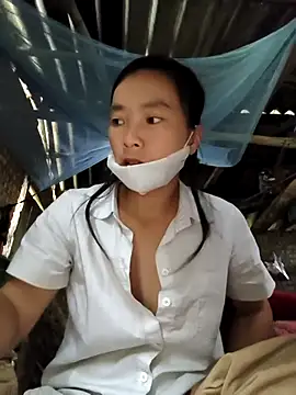 Snapshot of lily-00 chatting on 11-08-25, 02:01 lily-00 online show from 11-08-25, 02:01