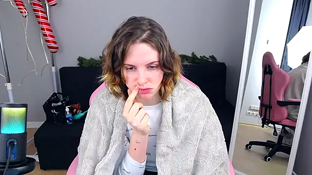 Snapshot of SabrinaRayX chatting on 12-14-25, 07:47 SabrinaRayX online show from 12-14-25, 07:47