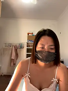 TiNa wiwi online show from 10-30-25, 05:13