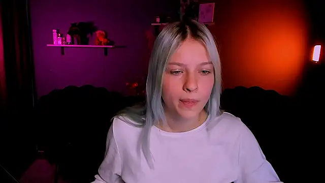 kaela spell  online show from 10-17-25, 01:03