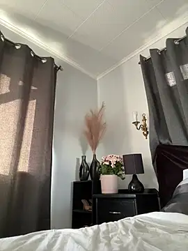 ZoeyJohnson online show from 10-23-25, 07:12