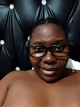 Snapshot of Darkchokola33 chatting on 09-28-25, 06:13 Darkchokola33 online show from 09-28-25, 06:13