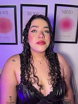 Snapshot of krisstenSantos chatting on 06-10-26, 03:22 krisstenSantos online show from 06-10-26, 03:22