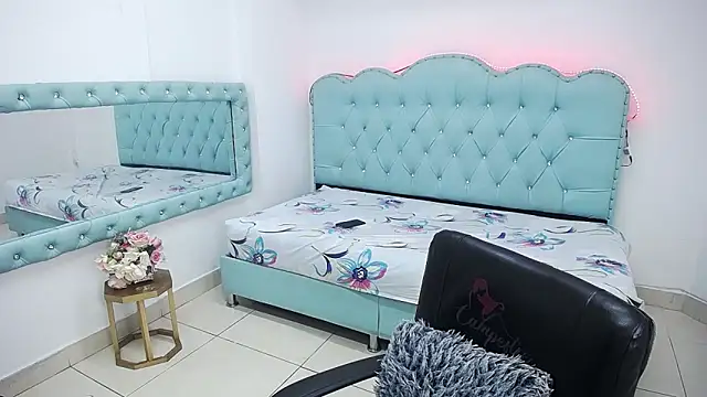 Snapshot of Cordelia_Perlman chatting on 11-05-25, 01:00 Cordelia Perlman online show from 11-05-25, 01:00