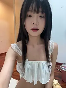 Snapshot of qiqi_x chatting on 05-28-26, 02:14 qiqi x online show from 05-28-26, 02:14
