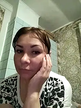 Snapshot of Mia24Blove chatting on 10-13-25, 04:29 Mia24Blove online show from 10-13-25, 04:29