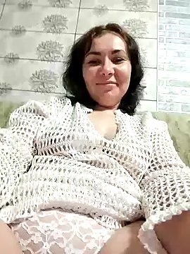 Snapshot of Mia24Blove chatting on 10-18-25, 07:47 Mia24Blove online show from 10-18-25, 07:47