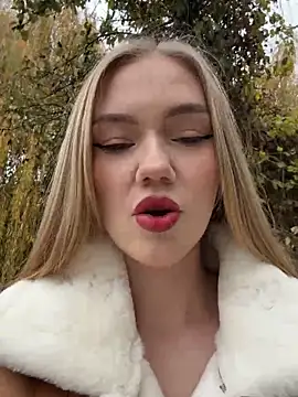 MilaMoone online show from 11-14-25, 10:14