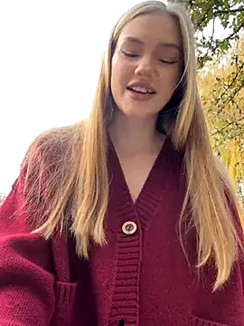 MilaMoone online show from 11-16-25, 10:54