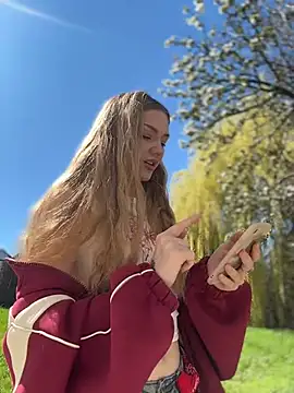 MilaMoone online show from 04-06-26, 11:00