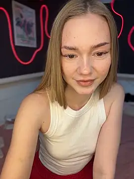 MilaMoone online show from 04-19-26, 10:25