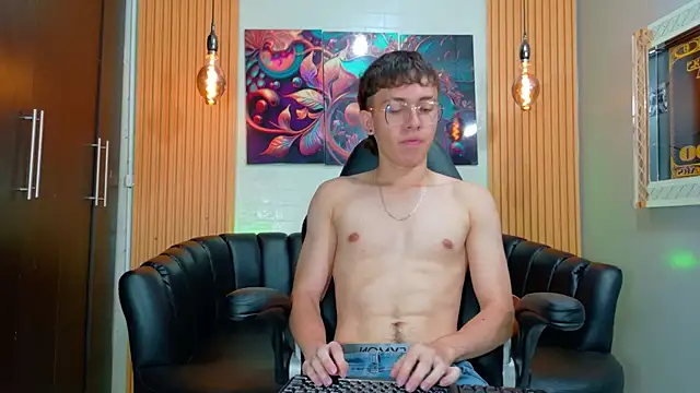 Snapshot of Dominic_Carmine chatting on 09-20-25, 01:01 Dominic Carmine online show from 09-20-25, 01:01