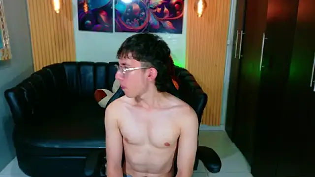 Snapshot of Dominic_Carmine chatting on 10-08-25, 07:44 Dominic Carmine online show from 10-08-25, 07:44