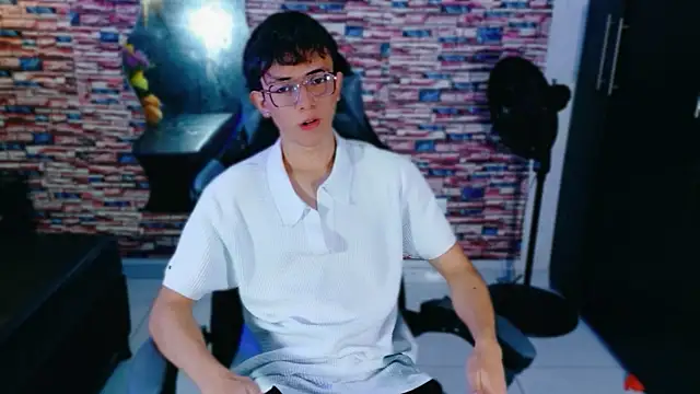 Snapshot of Dominic_Carmine chatting on 10-11-25, 01:09 Dominic Carmine online show from 10-11-25, 01:09