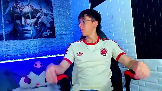 Snapshot of Dominic_Carmine chatting on 10-12-25, 03:22 Dominic Carmine online show from 10-12-25, 03:22