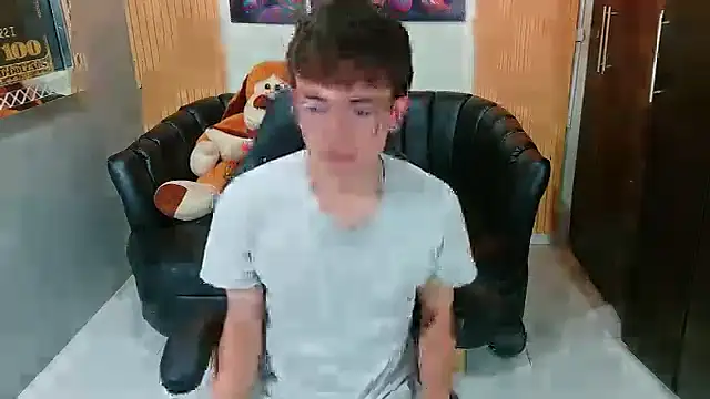 Snapshot of Dominic_Carmine chatting on 10-18-25, 07:47 Dominic Carmine online show from 10-18-25, 07:47