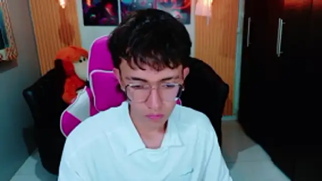 Snapshot of Dominic_Carmine chatting on 11-04-25, 07:46 Dominic Carmine online show from 11-04-25, 07:46