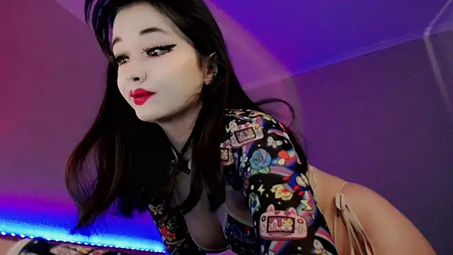 Dazzl1ngFire online show from 10-13-25, 04:45