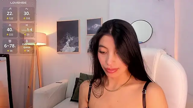 Snapshot of Tiffany_Low chatting on 02-03-26, 01:16 Tiffany Low online show from 02-03-26, 01:16