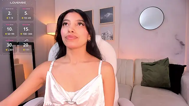 Snapshot of Tiffany_Low chatting on 02-06-26, 01:14 Tiffany Low online show from 02-06-26, 01:14