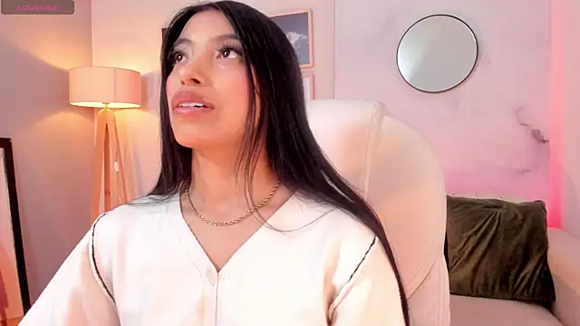 Snapshot of Tiffany_Low chatting on 02-09-26, 01:04 Tiffany Low online show from 02-09-26, 01:04