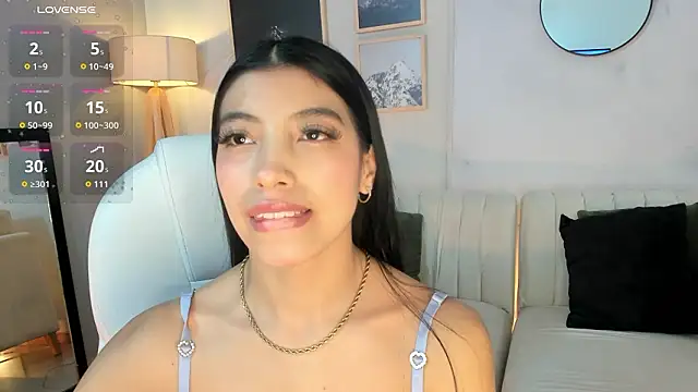 Snapshot of Tiffany_Low chatting on 02-26-26, 03:55 Tiffany Low online show from 02-26-26, 03:55