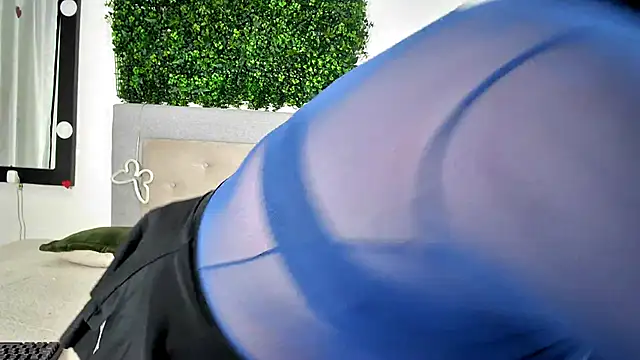 Snapshot of Luna_sweet55 chatting on 09-24-25, 01:36 Luna sweet55 online show from 09-24-25, 01:36