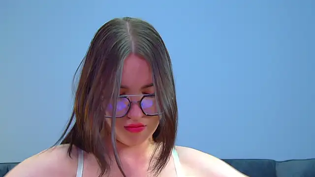 Snapshot of AnneAvery chatting on 10-05-25, 06:23 AnneAvery online show from 10-05-25, 06:23