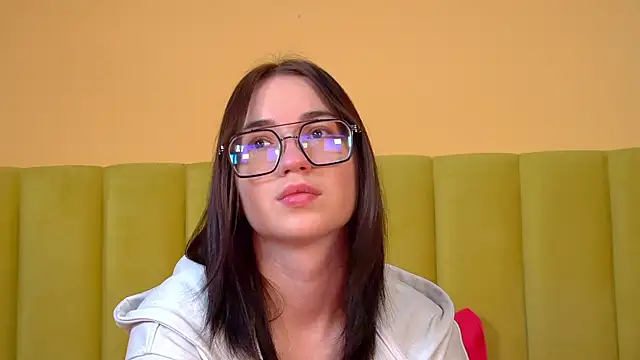 Snapshot of AnneAvery chatting on 10-12-25, 06:23 AnneAvery online show from 10-12-25, 06:23