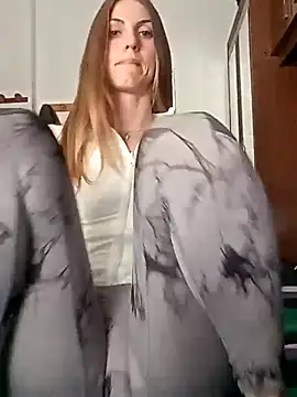 Snapshot of Nhoakila96 chatting on 10-16-25, 08:59 Nhoakila96 online show from 10-16-25, 08:59