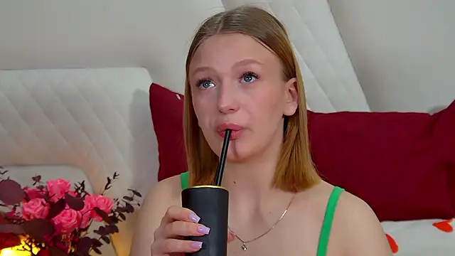 BeatriceBinoche online show from 04-24-26, 06:21