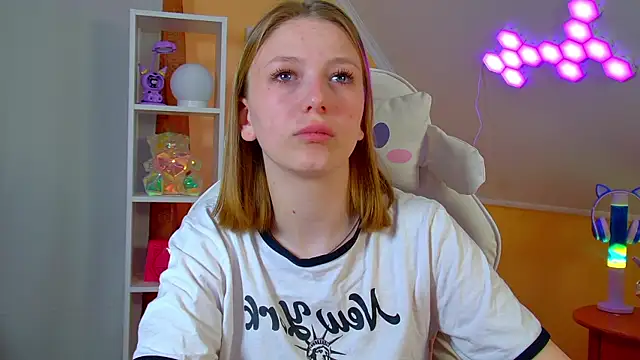 BeatriceBinoche online show from 04-28-26, 06:35